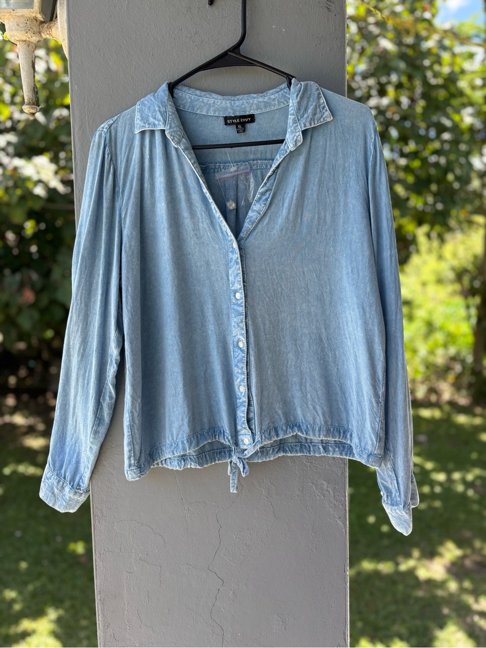 Style Envy Pale Blue Tie-Hem Button-Down Shirt Size XL